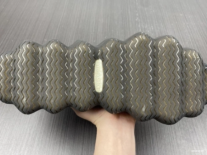 YEEZY ADIDAS H68032 400 1104